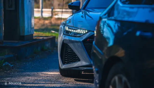 Кому нужен спорткар? Госполиция продает Lamborghini и другие эксклюзивные авто