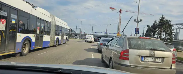 Большая пробка возле Центрального рынка. Две полосы временно перекрыты (ФОТО)