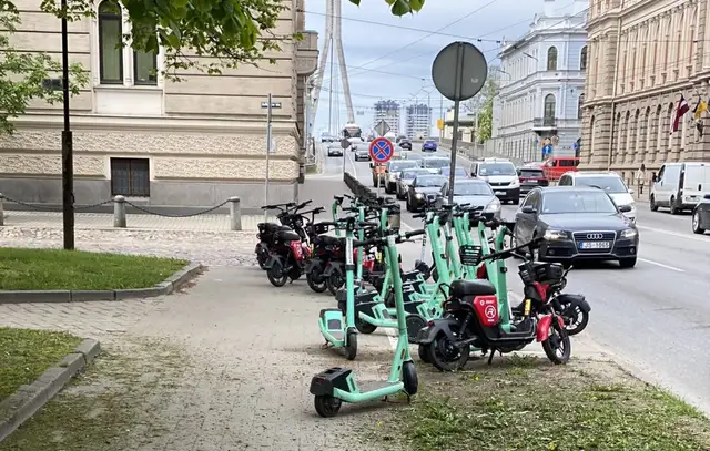 Рейд в центре города: полиция будет спрашивать возраст у водителей электроскутеров