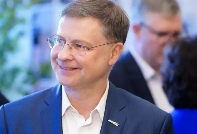 Dombrovskis atteiksies no EP deputāta mandāta