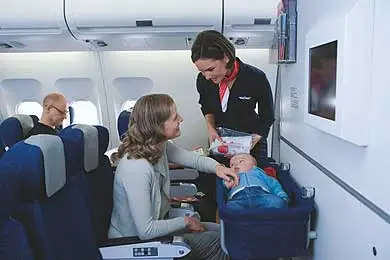 На борту самолета Finnair по пути в Париж родился ребенок