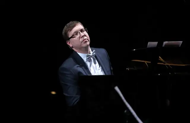 Miris pianists, Lielās mūzikas balvas nominants Zilberts