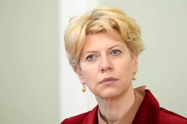 Ministre: Lielākās grūtības piesaistīt dažādu svešvalodu skolotājus ir Rīgā