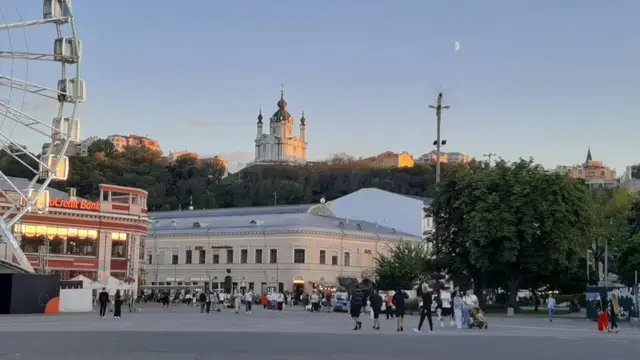 «Eirobarometrs»: Latvijā liels atbalsts Ukrainas kara bēgļu uzņemšanai, bet mazāka piekrišana Krievijai noteiktajām sankcijām