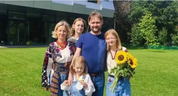 «Хочется кричать от злости и отчаяния». Во Львове погибла семья с тремя детьми