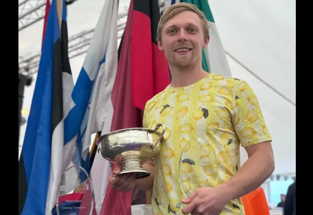 Латвийский шеф-повар выиграл чемпионат по открыванию устриц