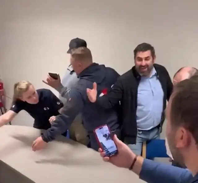 В Ропажском крае общественное обсуждение строительства завода переросло в рукопашную (ВИДЕО)