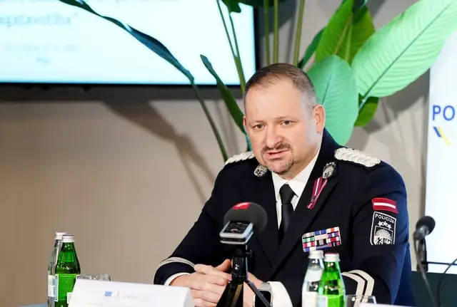 «Я живу с этой женщиной»: у шефа Госполиции вскрылся служебный роман с коллегой