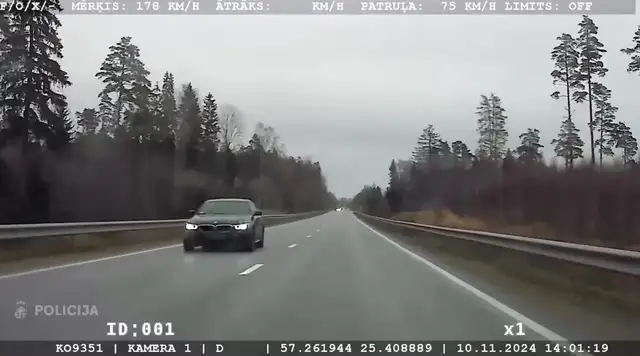 Собачка дома одна! Как задержанный лихач объяснялся с полицией