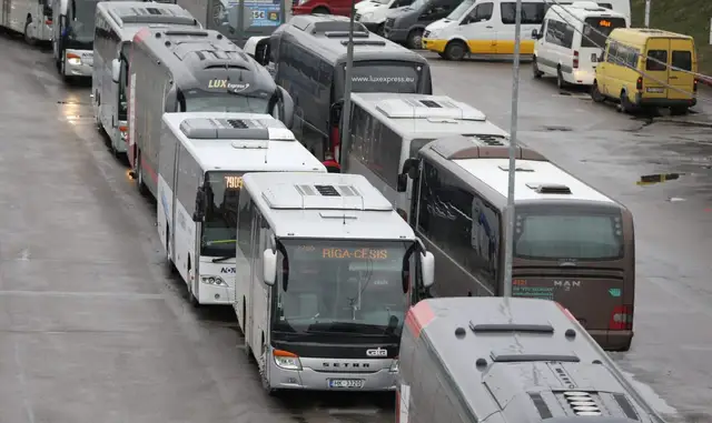 Pasažieru pārvadātāji aicina meklēt ātrus risinājumus Tuvo Austrumu konflikta radītajam degvielas cenu pieaugumam