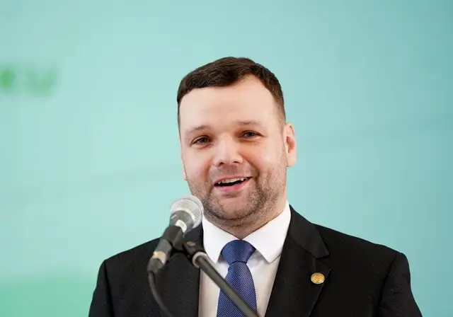 Labklājības ministrs neizslēdz iespēju bāzes pensijas ieviešanai celt pievienotās vērtības nodokli