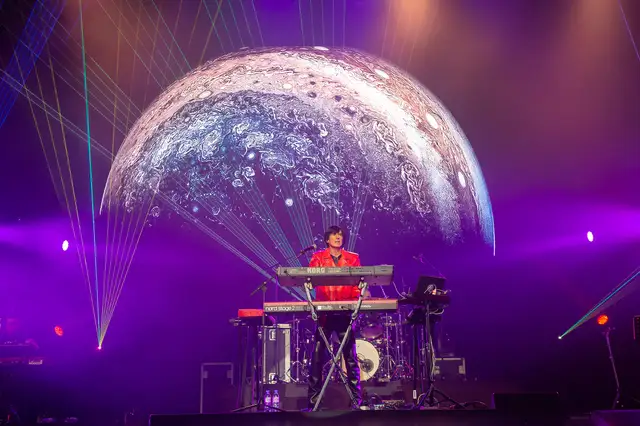 Leģendārā grupa SPACE: vēsturisks koncerts un kosmosa izrāde Rīgā