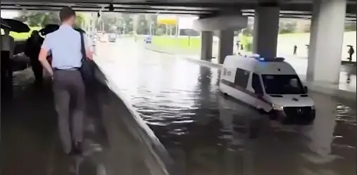 Москву затопило мощнейшими ливнями (ВИДЕО)