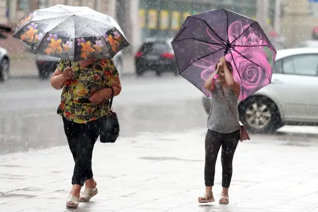 Tuvākajās dienās būs daudz mākoņu un brīžiem līs