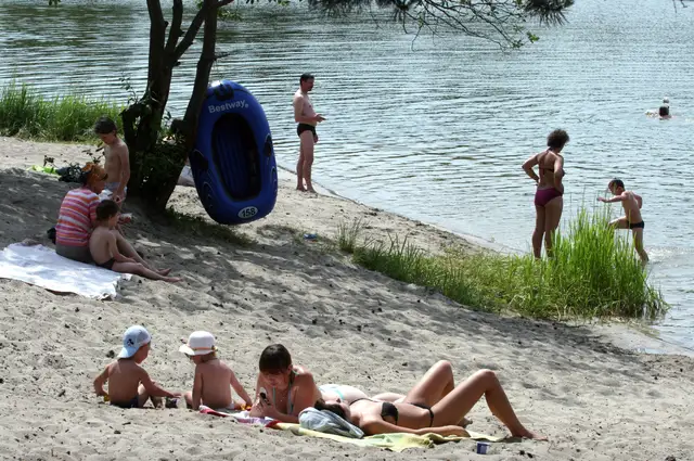 Ārsts: Latvijā ik gadu 15 līdz 25 cilvēki pēc lēciena ūdenī uz galvas paliek paralizēti