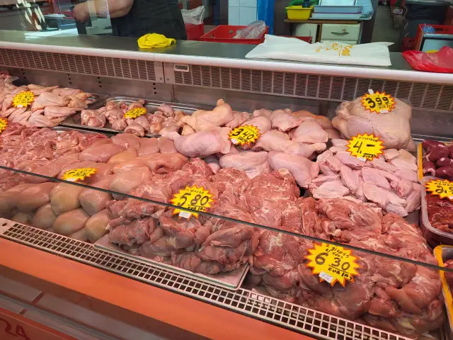 ПВС не дремлет: в импортном мясе и кинзе нашли кишечную палочку и сальмонеллу