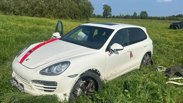 Под видом свадьбы на разукрашенных авто по Латвии везли… нелегалов: подробности