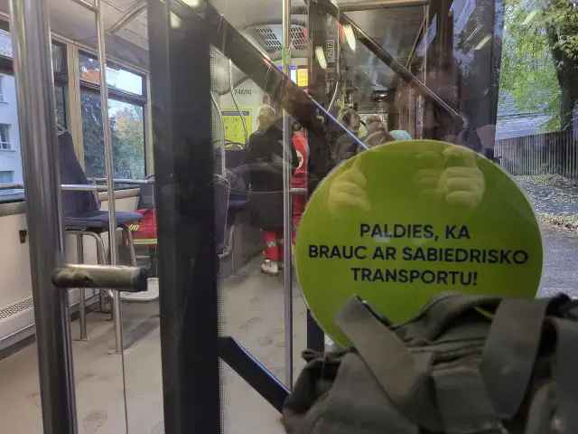 Ukrainas iedzīvotāji Rīgas sabiedrisko transportu bez maksas varēs izmantot līdz nākamā gada vidum