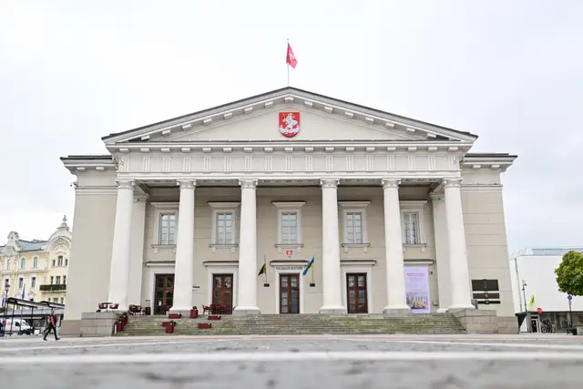 Из школы эвакуированы сотни детей и взрослых: утечка газа в Вильнюсе