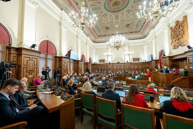 Бюджет Сейма вырастет на 2 млн, несмотря на обещания экономить
