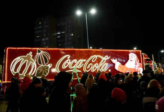 Уже завтра: грузовик Coca-Cola прибывает в Ригу из Вильнюса
