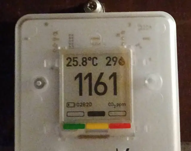 «Вчера было 27 °C. Это было безумие»: какая температура дома комфортная