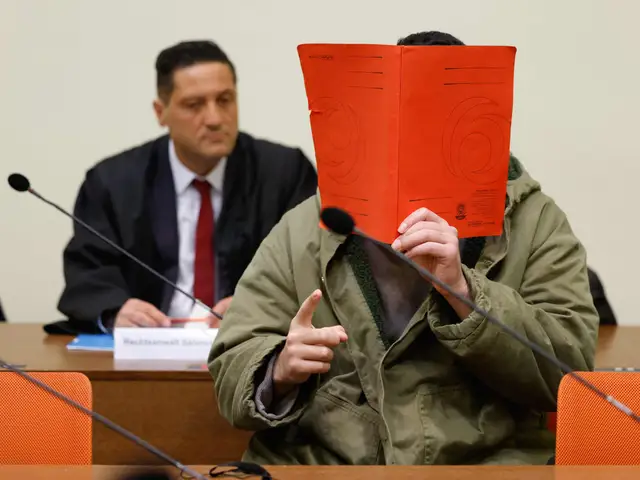 Два убийства и 44 покушения: в Мюнхене судят исламиста, въехавшего в толпу