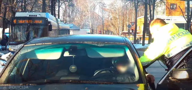 Полиция берёт «мулов» с поличным в аптеке. Фармацевт помог полиции провести операцию под прикрытием (ВИДЕО)