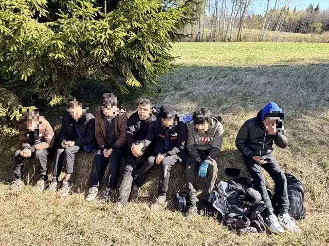 Diennakts laikā aizturēti trīs nelegālo migrantu pārvadātāji