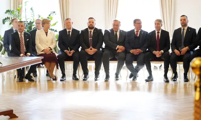 Koalīcijas partneri noraida runas par apdraudētu valdības stabilitāti