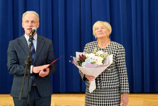 Ierēdne: Lai veicinātu bērnu latviešu valodas zināšanas, skolās jāveido latviska vide un jāstrādā ar vecākiem