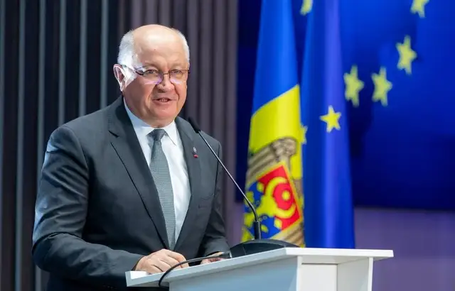 Премьер Молдовы Мунтяну неожиданно подал в отставку