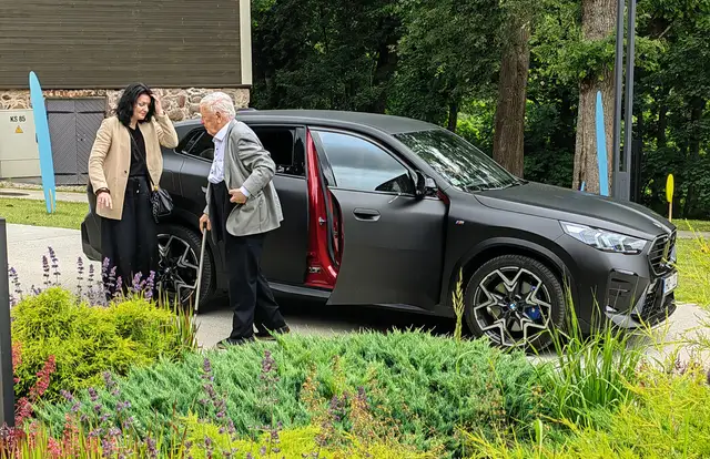 Maestro Raimondam Paulam nepatīk, ja mazmeita nestrādā