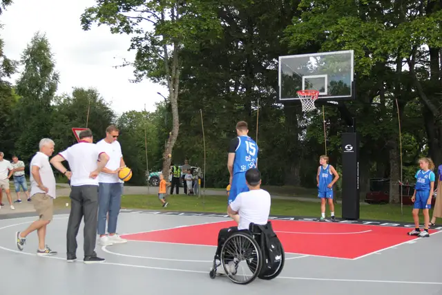 Raiskumā atklāj FIBA standartiem atbilstošu āra basketbola laukumu