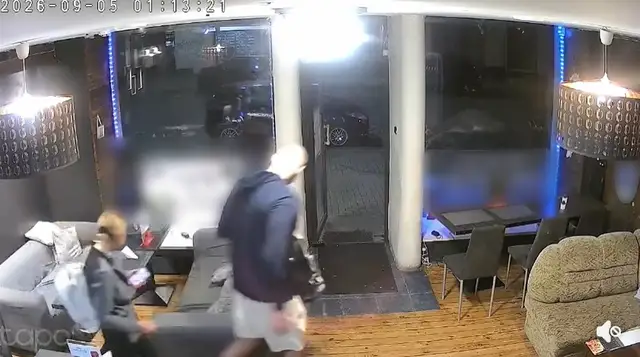Возбуждено уголовное дело: полиция ищет двух человек с видео