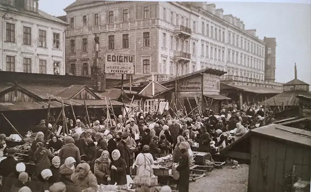 Vecā Rīga, kuras vairs nav: lietus, tirgus burzma un karstas tējas smarža. 1925. gada reportāža