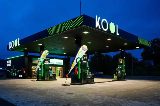 “KOOL Latvija” turpina staciju tīkla transformāciju: K. Ulmaņa gatvē atklāj atjaunotu DUS