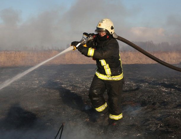 Aizvadītajā diennaktī dzēsti 53 kūlas ugunsgrēki