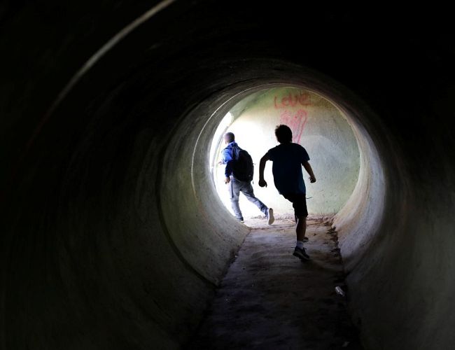 Готовимся к массовой эвакуации: где примут беженцев из Латвии в час Х