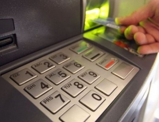 Не больше 750 евро в день: банк ограничивает снятие наличных