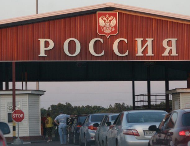 Всего 10 тысяч патронов «для собственных нужд»: дальнобойщик задержан на границе Латвии с РФ