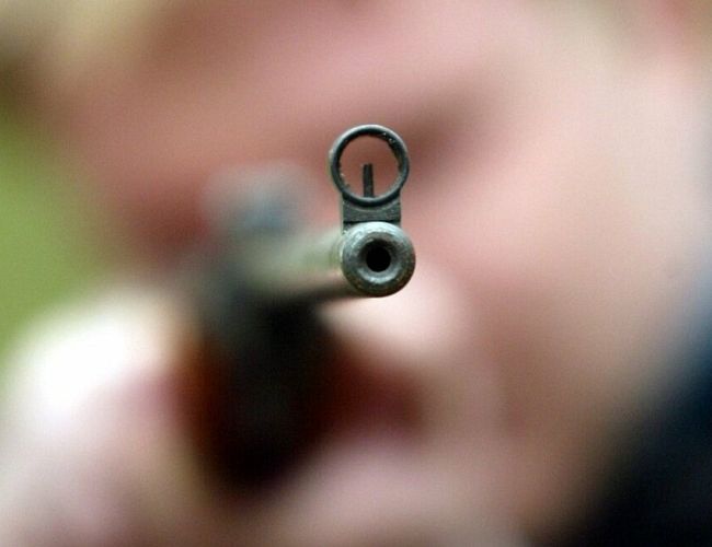 Purvciemā par šaušanu uz putniem aiztur pensionāru