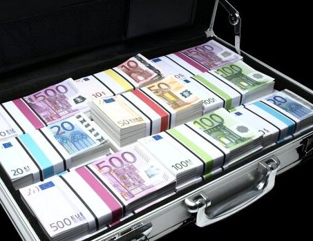 Нужно сэкономить миллионы? Директор Рижской гимназии знает как