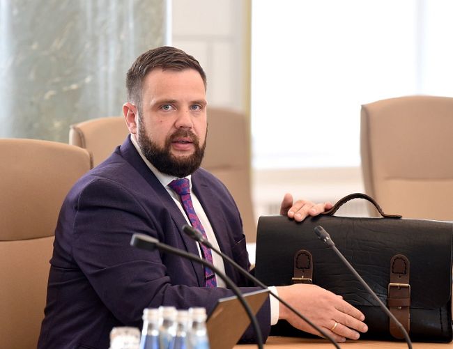 «Зная всё это, почему ты, Янис, публично не резал вены?» Витенбергса спросили про airBaltic