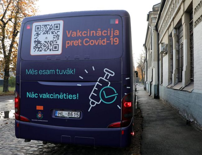 «Закупаем и уничтожаем»: миллионы уходят на вакцины от Covid-19; публика в ярости