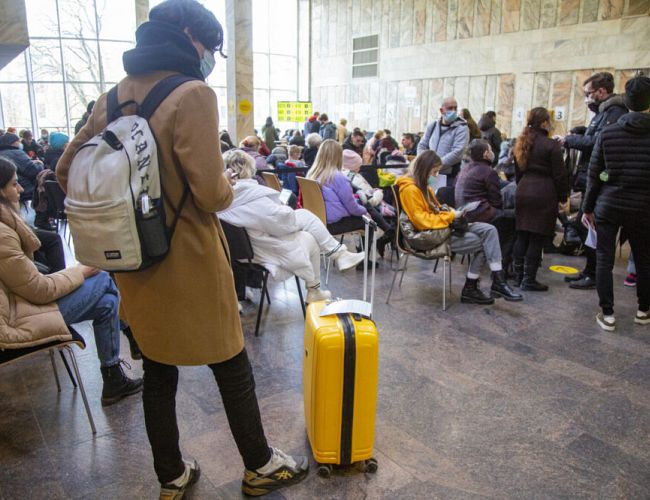 Украинцы массово покидают одну из самых богатых стран ЕС: из-за языка