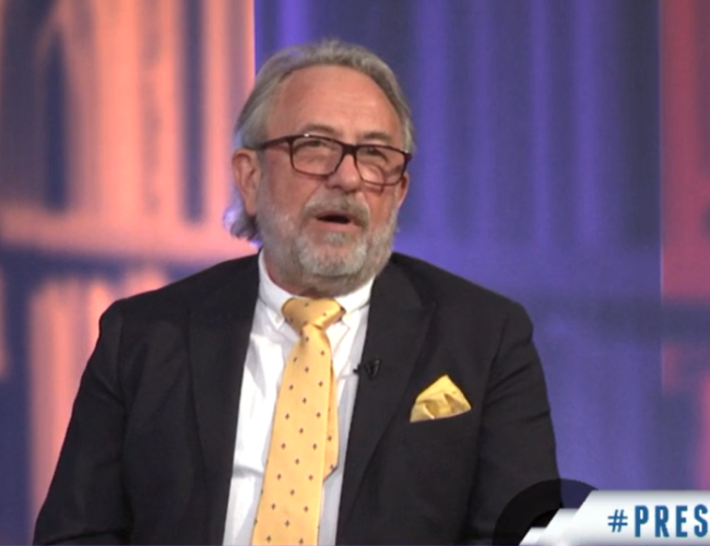 Мы не обязаны радоваться каждому приезжему: Петерис Шмидре о мигрантах