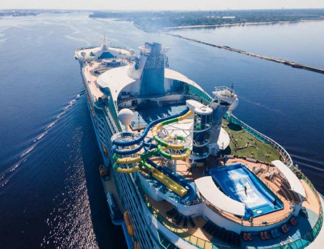 Круизный лайнер забыл 80-летнюю пассажирку на острове: когда её хватились, женщина уже умерла