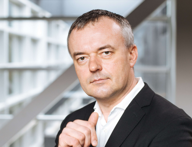 «Спуститесь на землю»: экономист критикует меры по снижению цен на топливо, его бранят в ответ