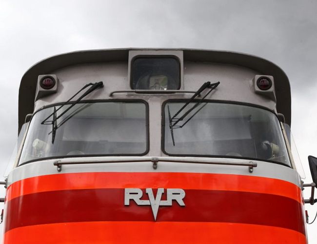 «Пользуйтесь общественным транспортом, говорили они…» В сети жалуются на переполненный поезд